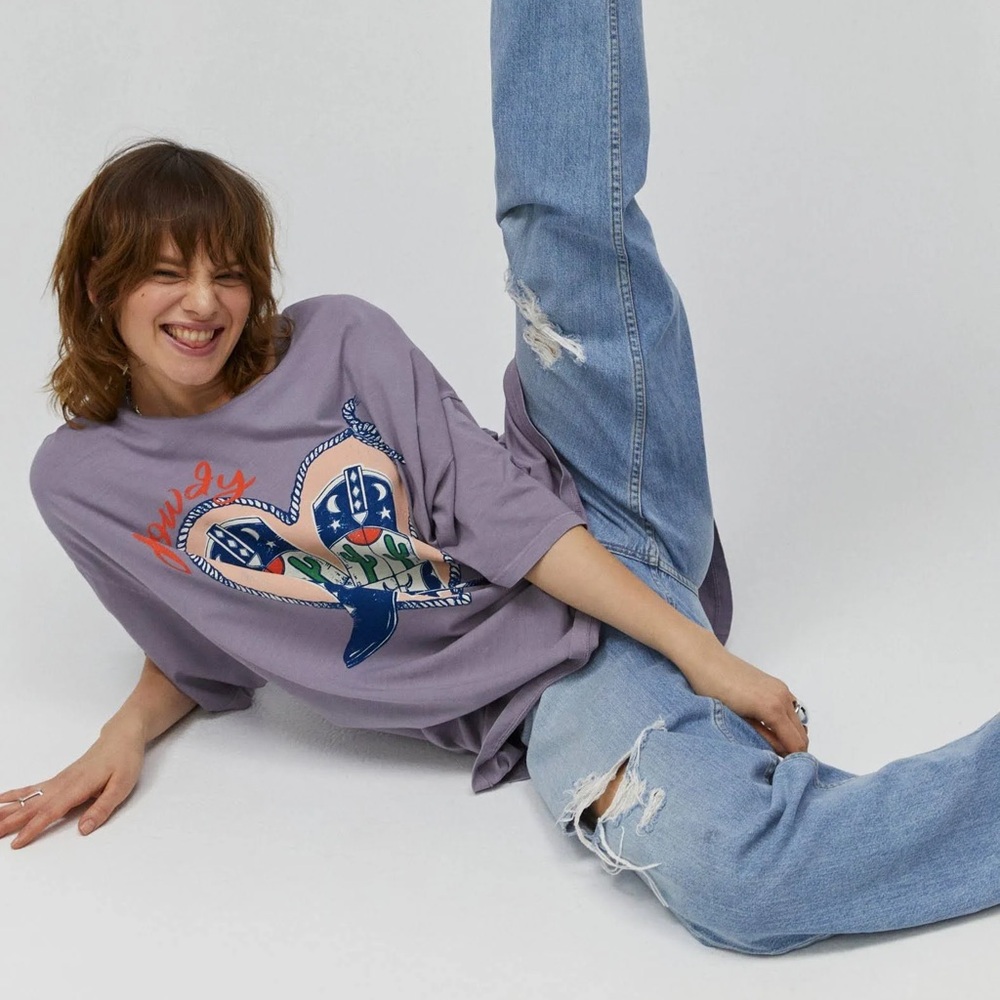 Howdy Daydreamer Band Tee